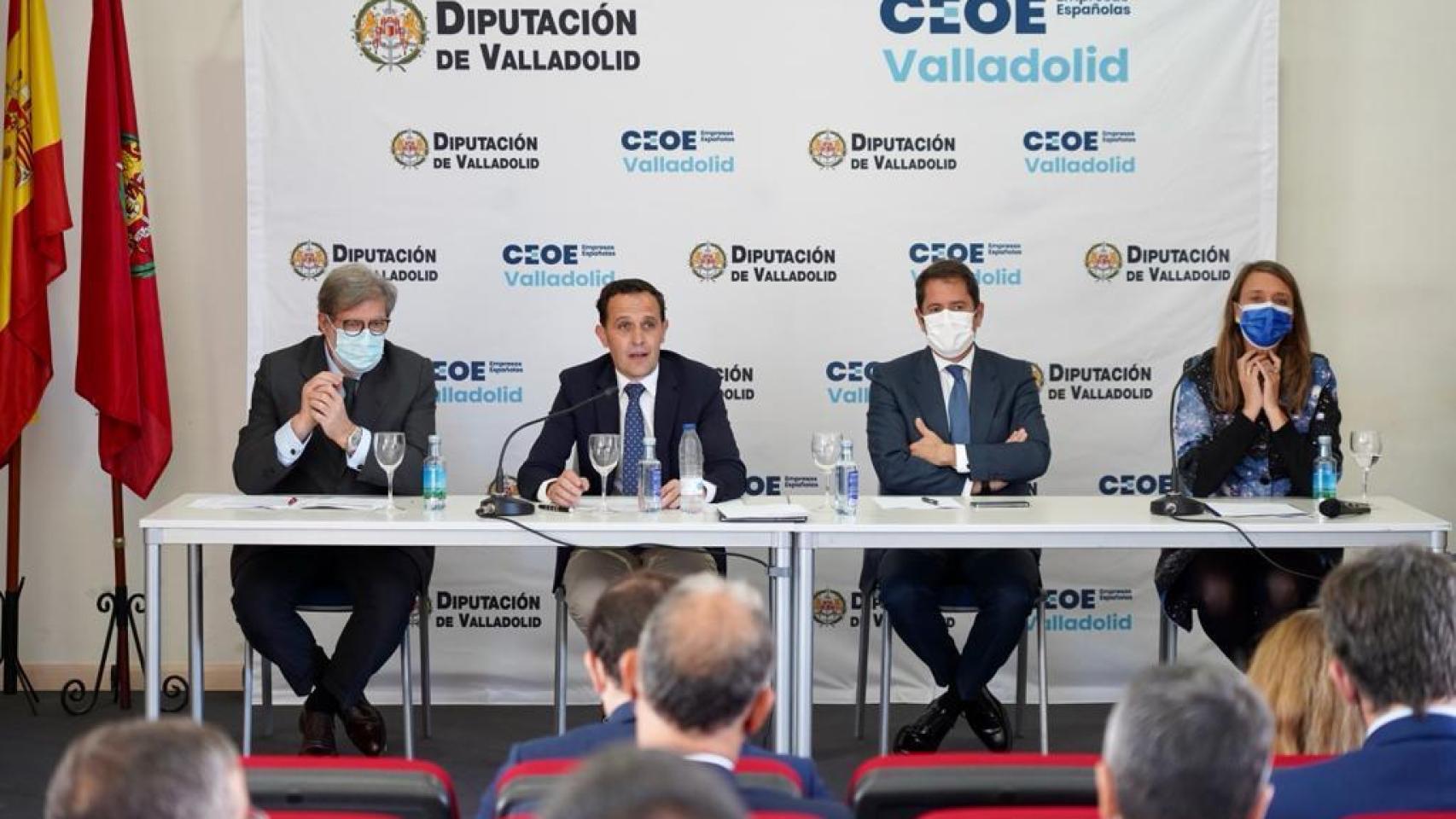 Un momento del encuentro entre la Diputación de Valladolid y la CEOE en Matapozuelos