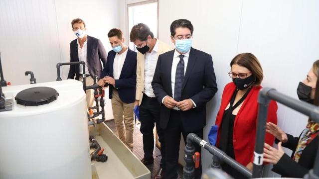 Visita de las autoridades a la desaladora de Guía de Isora (Tenerife). FOTO: Ayuntamiento Guía de Isora