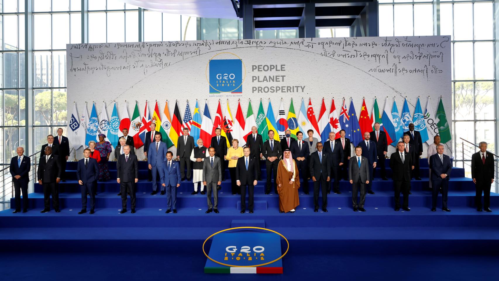 La 'foto de familia' del G20 en Roma, Italia.
