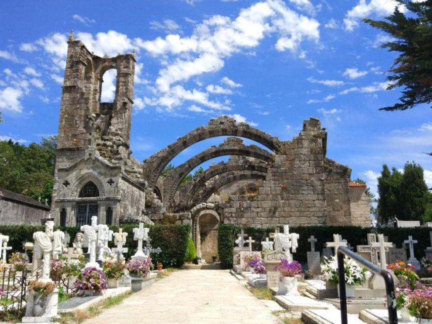Ruinas de Santa Mariña de Dozo.