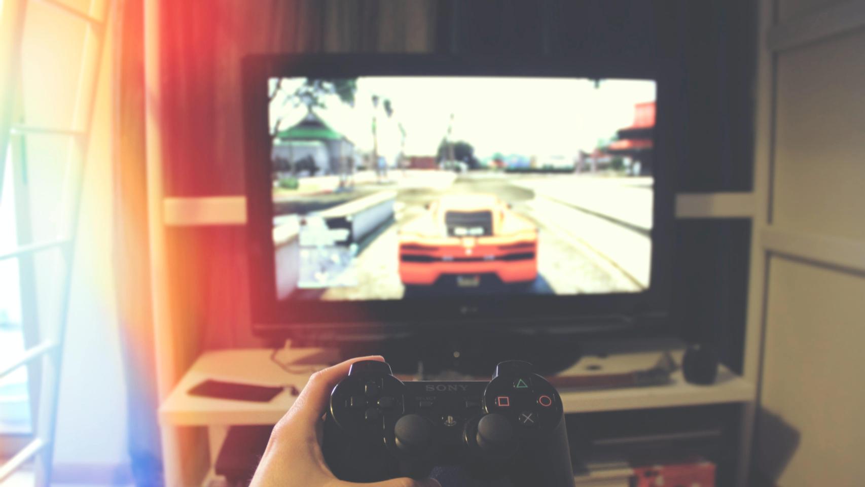 El joven detenido presuntamente habría gastado 38.000 euros en consolas y juegos durante 11 meses.
