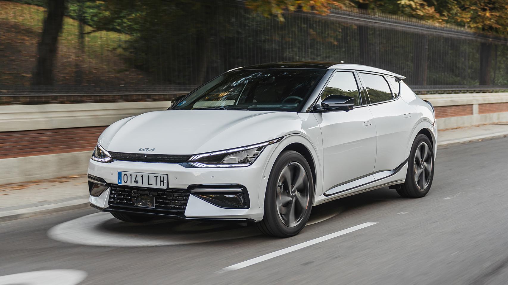 El Kia EV6 es un coche eléctrico puro de gran autonomía y comportamiento dinámico.