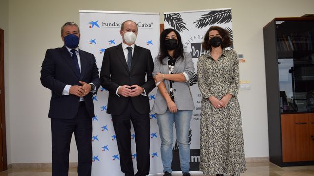 La UMH recibe el apoyo de la Fundación la Caixa y CaixaBank para la formación de las personas mayores de 55 años
