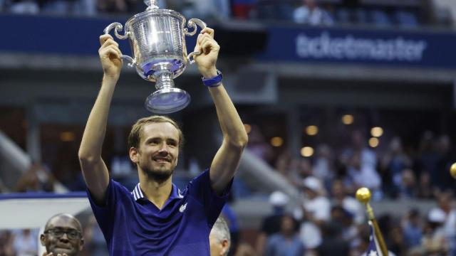 Medvedev, con el título de campeón del US Open.