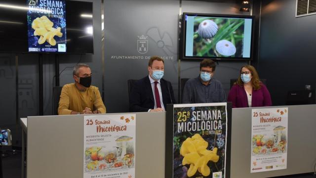 Exposiciones, excursiones y cursos de cocina en la Semana Micológica de Albacete