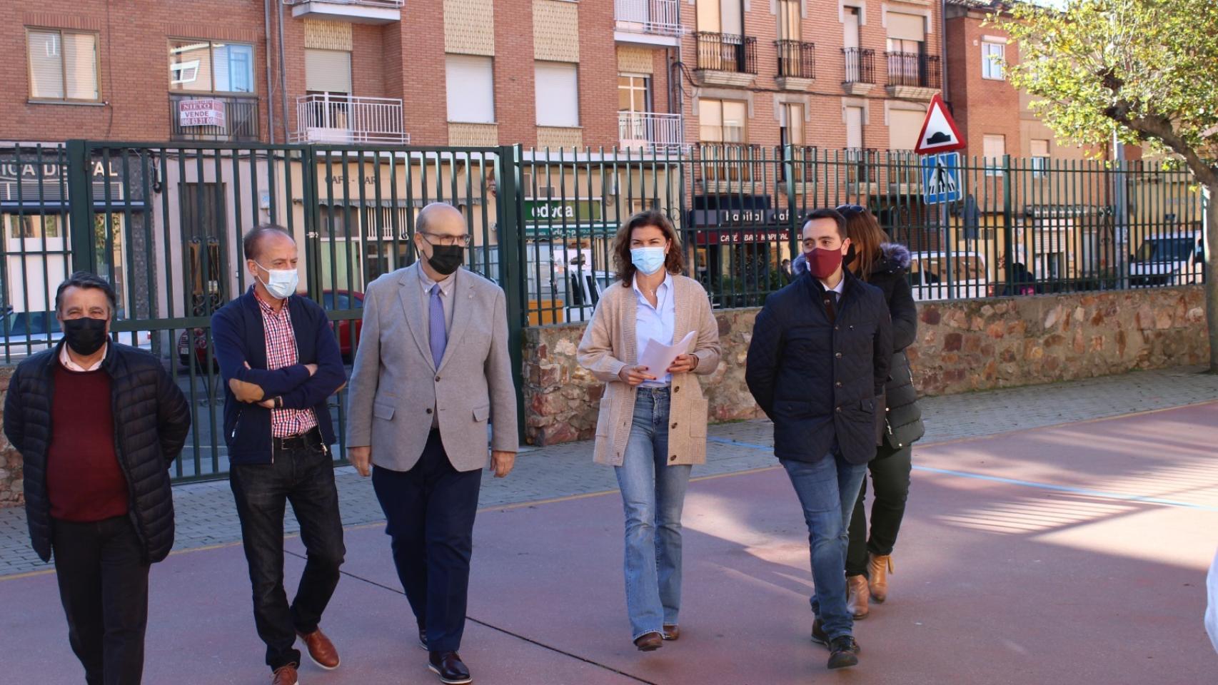 La delegada territorial en su visita al CEIP Las Eras en Benavente