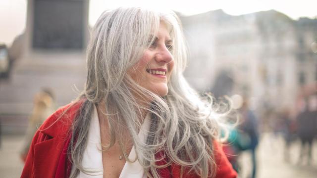 Los mejores productos para llevar tus canas bonitas y cuidadas