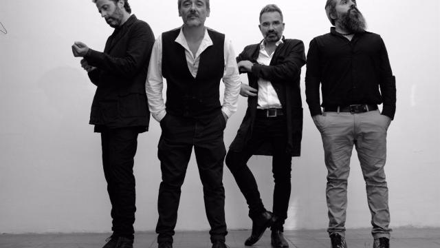 Integrantes del grupo Love of Lesbian.