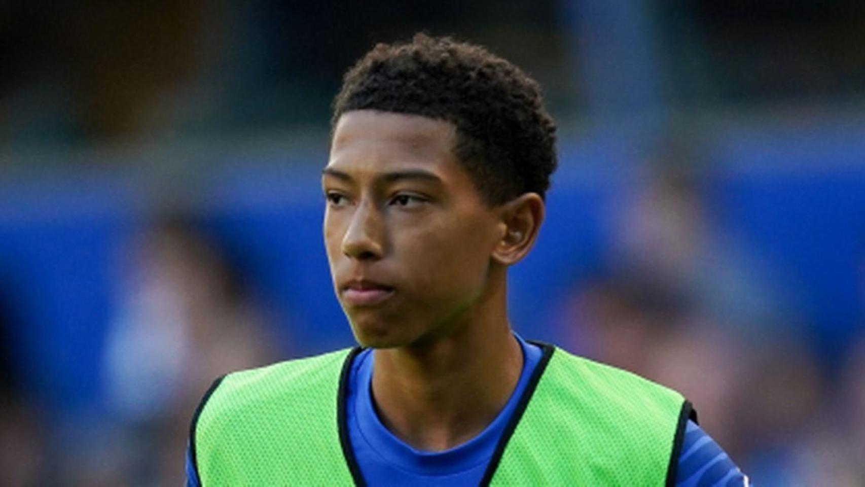 Jobe Bellingham, durante un encuentro con el Birmingham City