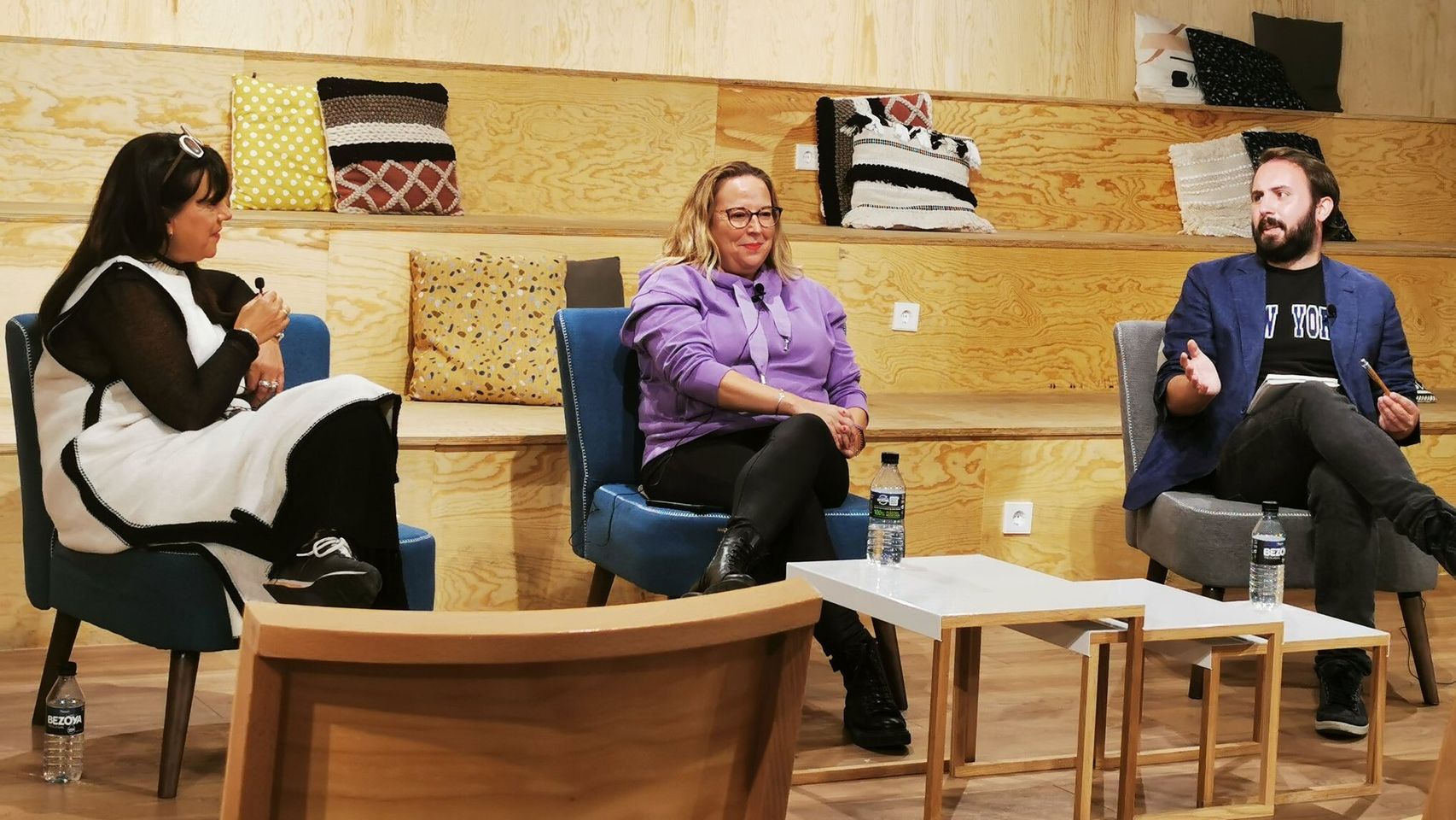 Un momento del debate organizado por 'Margarita Bly', con Ludi García (moderadora), Patricia Fernández de Lis (Materia) y Alberto Iglesias Fraga (D+I - EL ESPAÑOL).
