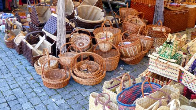 Cestas en el mercadillo de Vilanova de Cerveira.