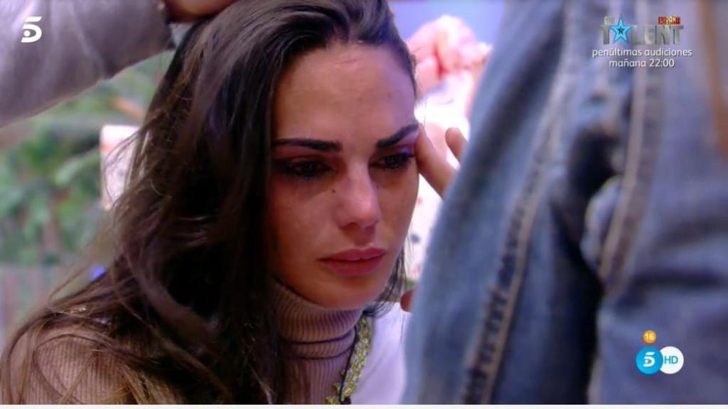 Cynthia Martínez llorando por los comentarios de Julen de la Guerra.