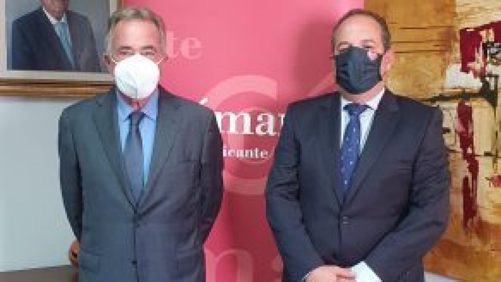 Juan Riera y Carlos Baño, juntos en la Cámara de Comercio de Alicante.
