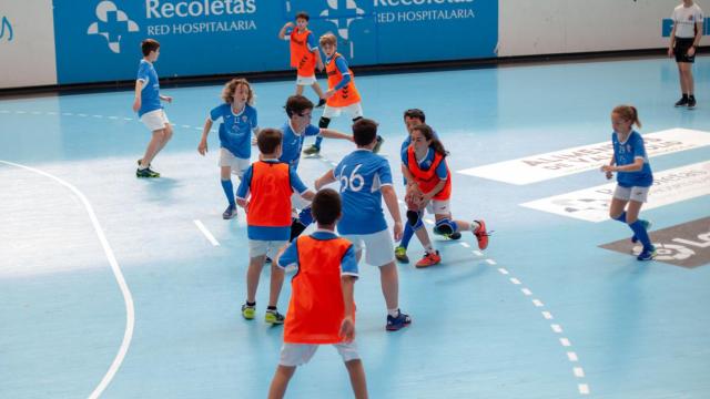 El Recoletas Atlético Valladolid durante un partido de balonmano