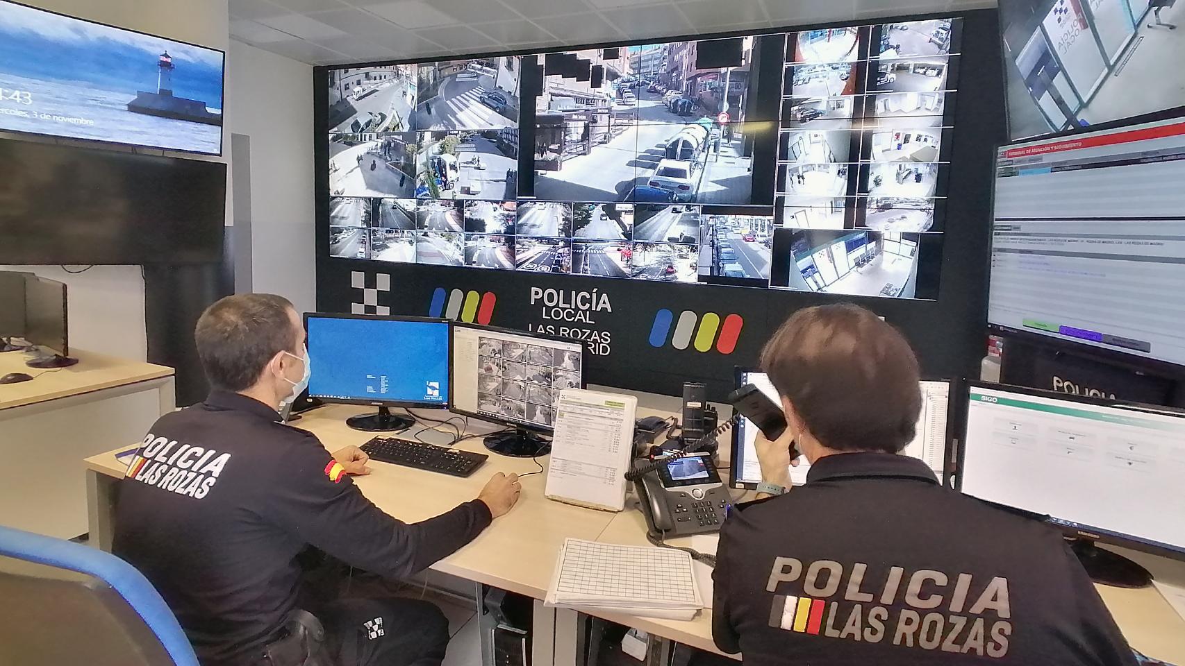 Sala de control de la policía local de Las Rozas (Madrid). FOTO: Noelia Hernández.
