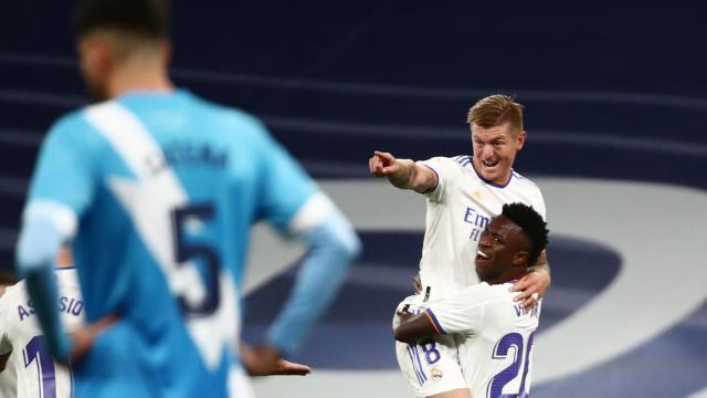 Toni Kroos celebra su gol al Rayo Vallecano