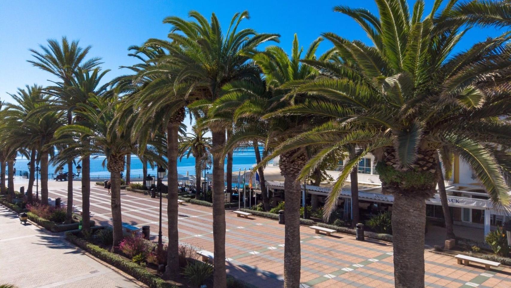 Vista del Balcón de Europa, en Nerja.