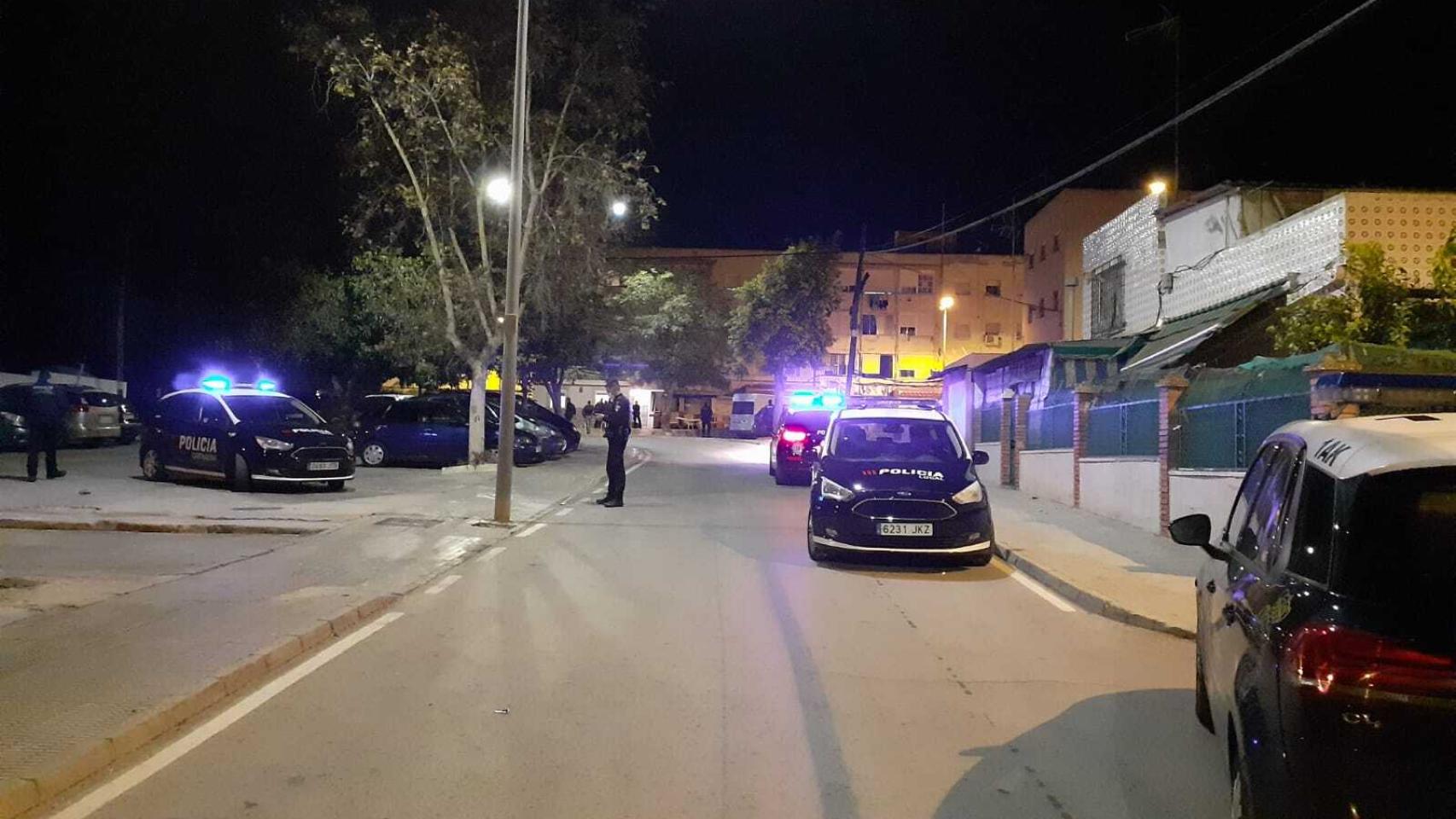 Imagen del despliegue policial en el barrio de Las Seiscientas en Cartagena.
