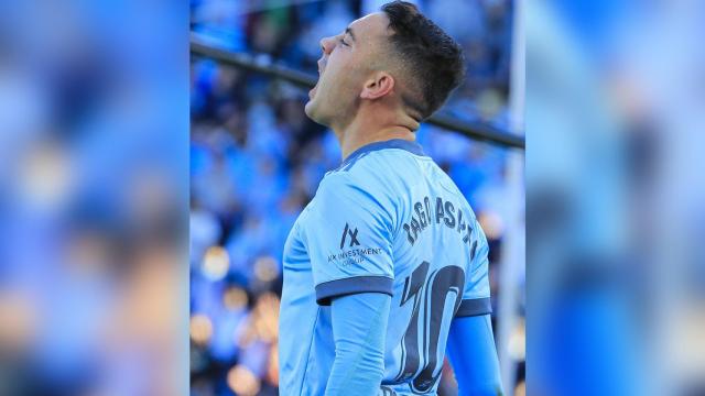 Aspas celebra su primer gol ante el Barcelona.