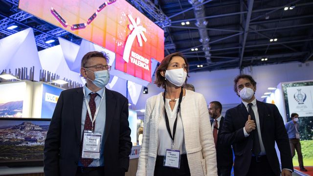 El presidente Ximo Puig, la ministra Reyes Maroto y el secretario autonómico de Turismo, Francesc Colomer, en la reciente feria de turismo de Londres.