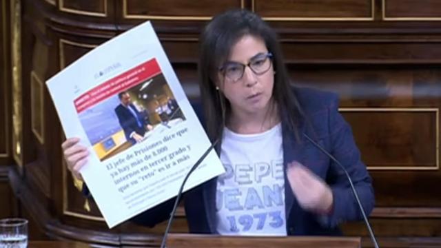 La diputada del PP, Ana Vázquez, en la tribuna de oradores de la Cámara Baja.