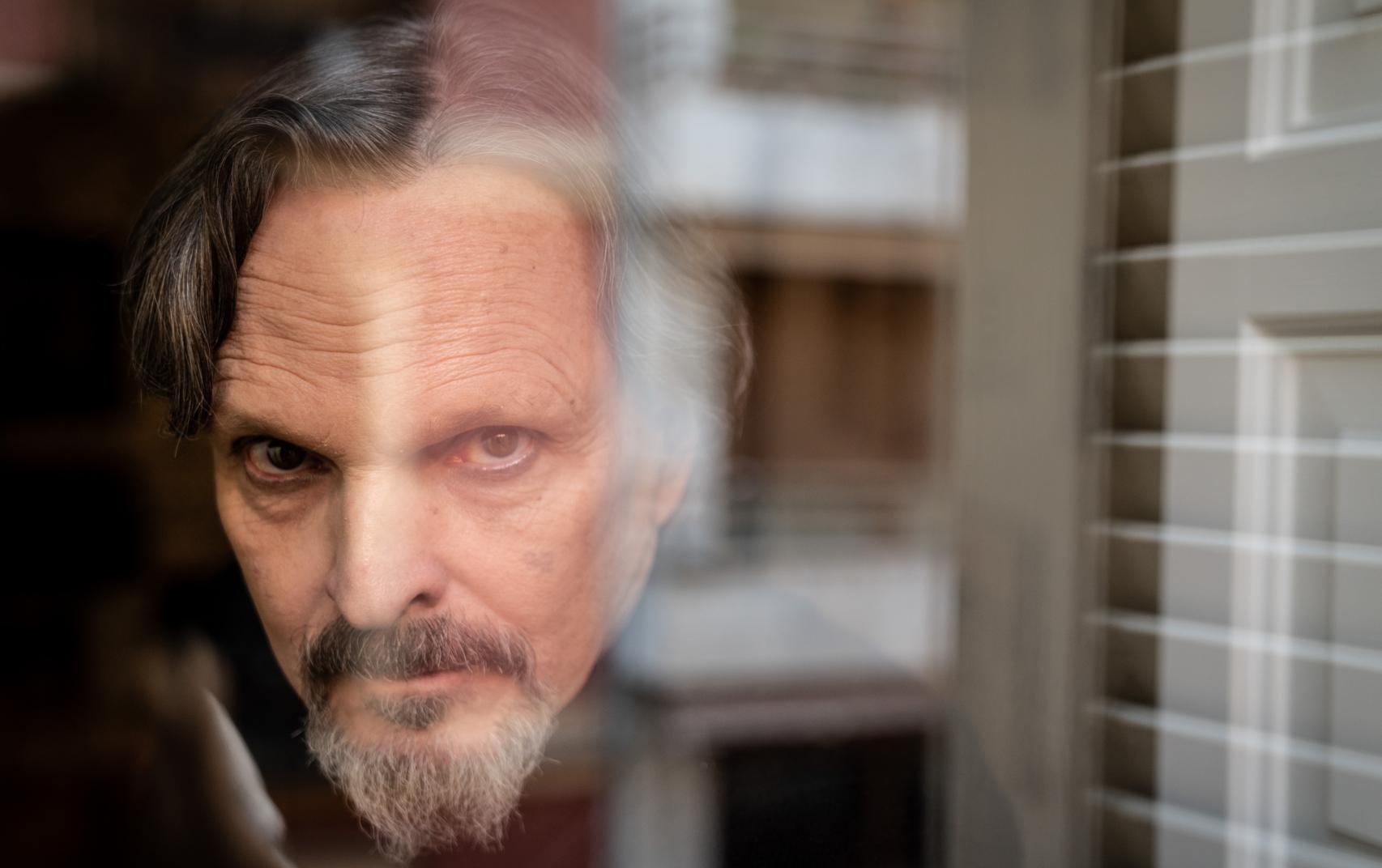 Miguel Bosé en entrevista con Porfolio, El Español.