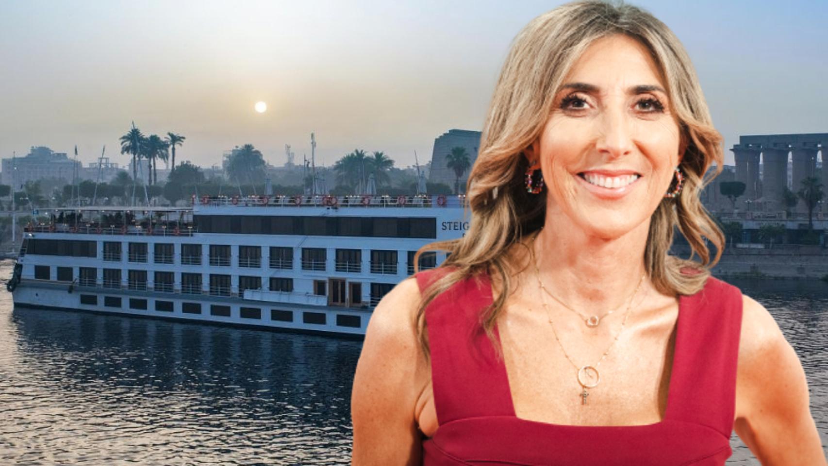 Paz Padilla junto al crucero que navega por el Nilo en un montaje de JALEOS.