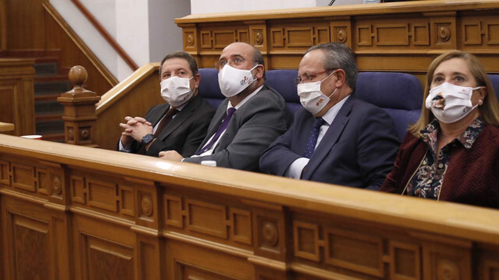 Page, Guijarro, Ruiz Molina y Rodríguez en la bancada del Gobierno.