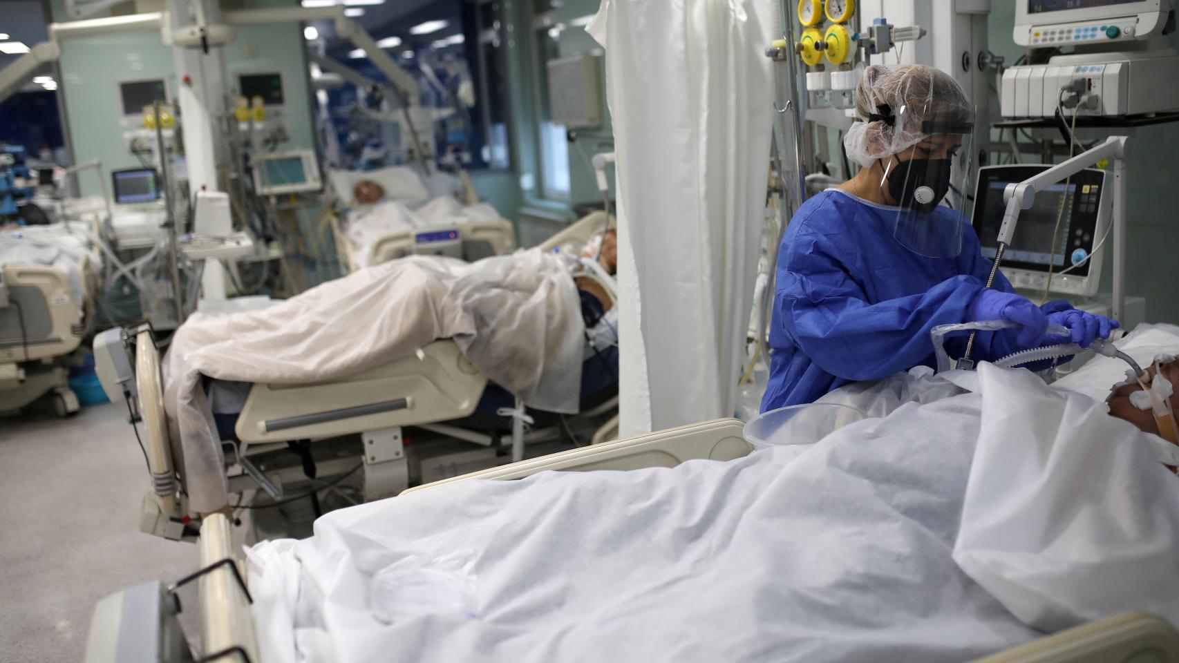 Pacientes Covid en un hospital de Bulgaria.