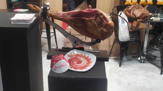 Jamón Gourmet Gran Reserva, la estrella del stand de Embutidos Escámez en el Salón Gourmets.