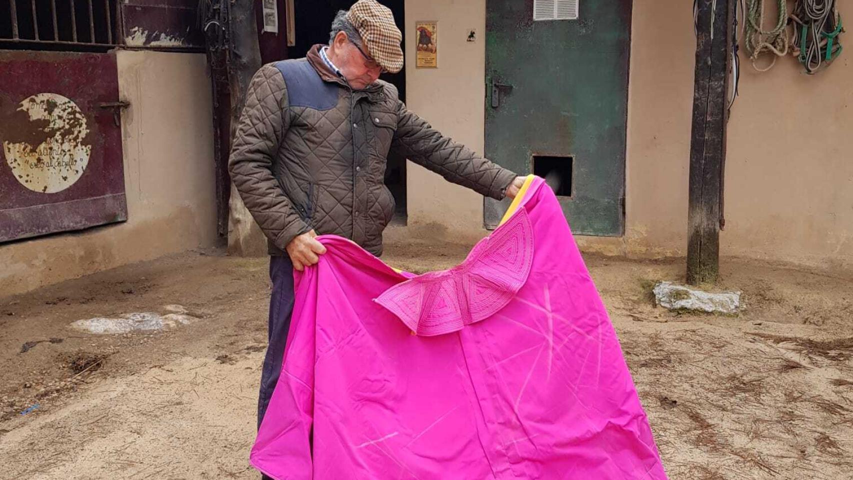 Juan López 'El Rociero', en su casa.
