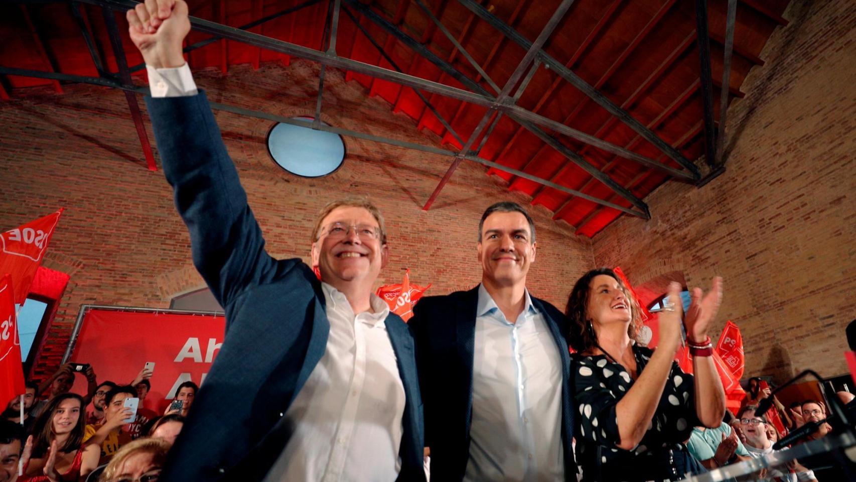 Ximo Puig y Pedro Sánchez, en un mitin celebrado en Valencia.