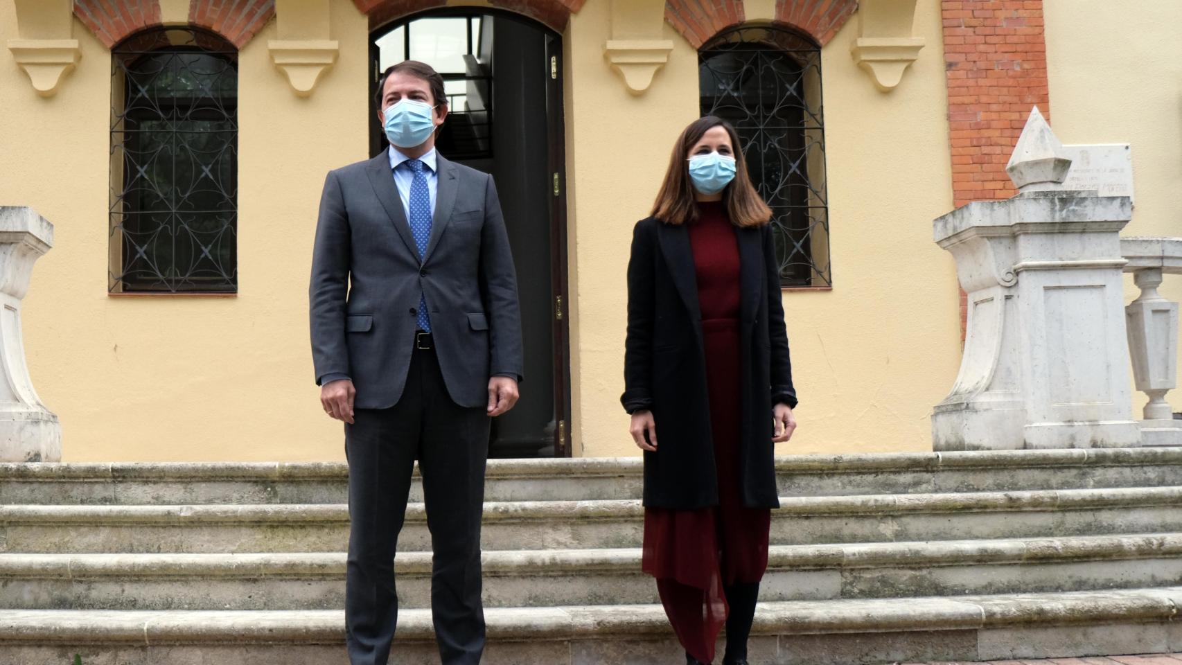 El presidente de la Junta, Fernández Mañueco, junto a la ministra Belarra