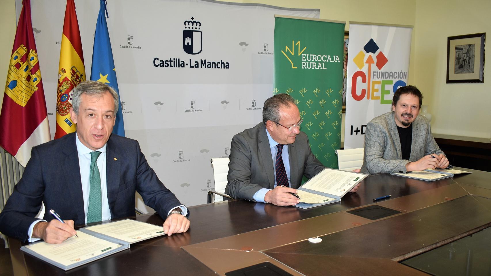 Eurocaja Rural, la Junta y CECAP refuerzan su compromiso con las personas con discapacidad
