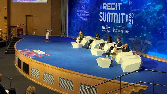 Una de las mesas redondas celebradas durante el REDIT Summit 2021.