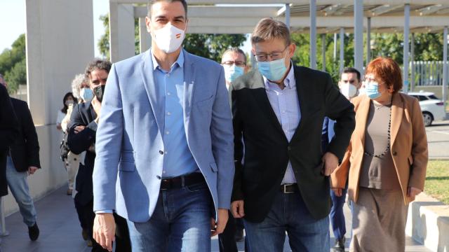 Pedro Sánchez y Ximo Puig, este domingo en Benidorm.