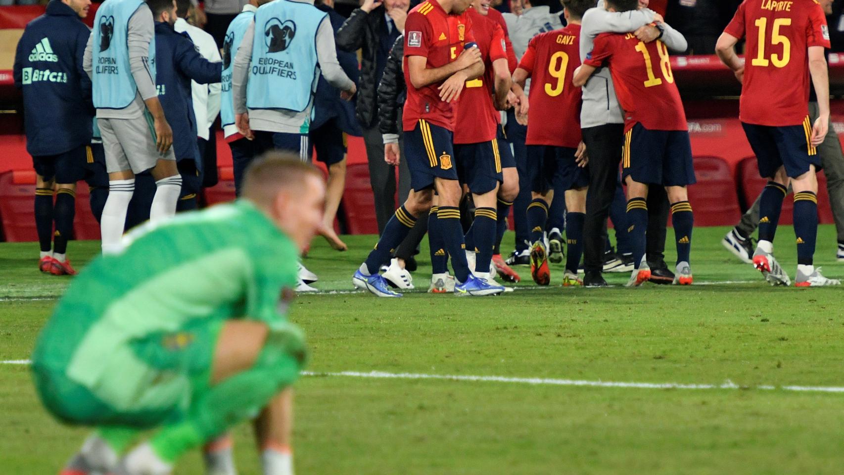 La Selección celebra el pase al Mundial de Qatar 2022 tras vencer a Suecia