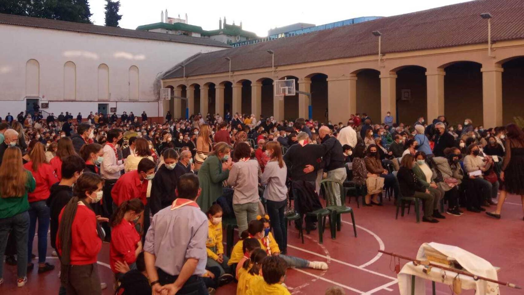 Asistentes a la misa en honor del padre José Pablo Tejera, en El Palo