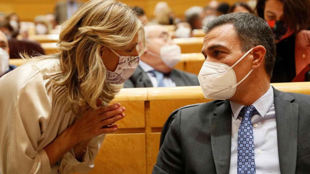 Yolanda Díaz y Pedro Sánchez, en el Senado.
