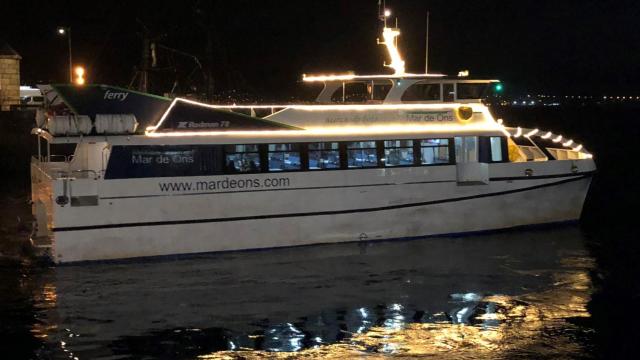 Los viajes en barco entre Vigo y Cangas se reforzarán este fin de semana por el encendido