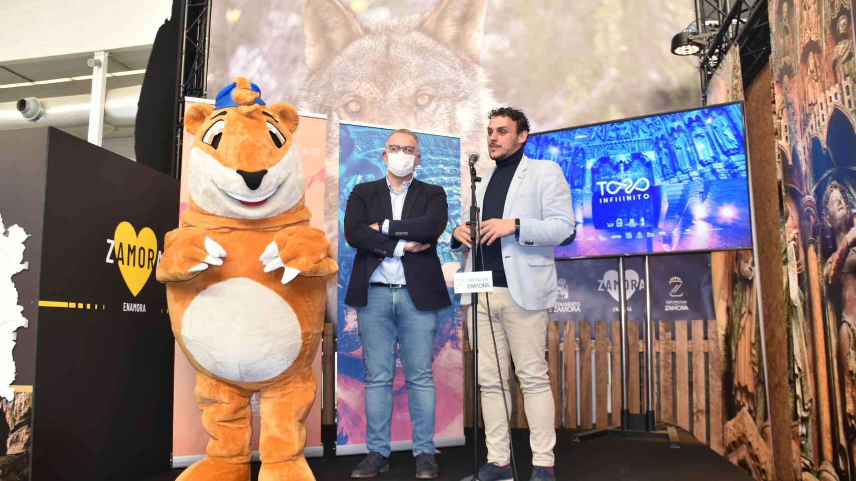 Presentación de Toro en Intur