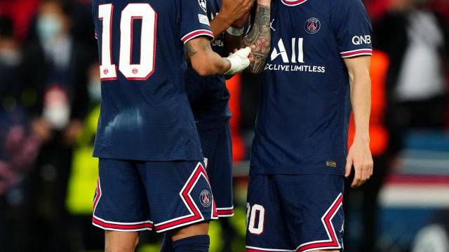Neymar, Mbappé y Messi durante un partido con el PSG