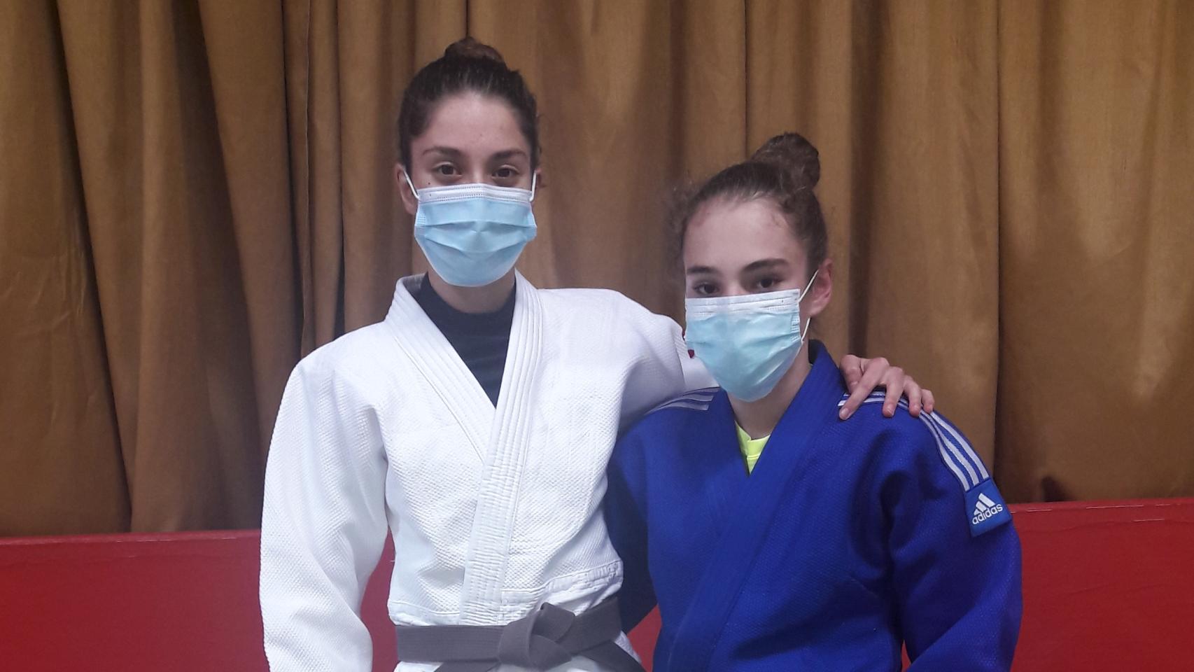 Elena Bahamonde y Miriam Silvares