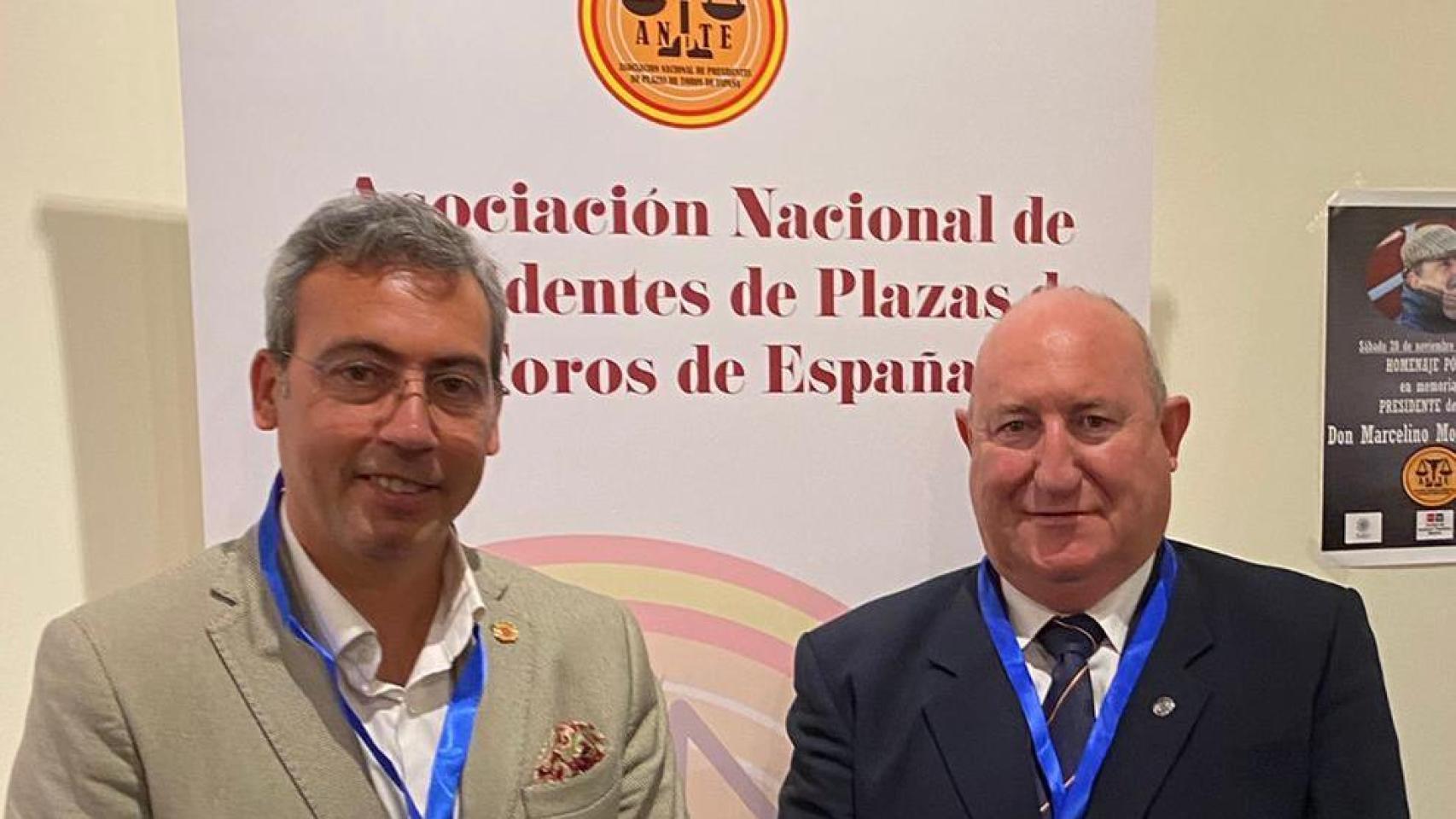 Diego Ortega con el presidente de ANPTE, Víctor Manuel Ferra.