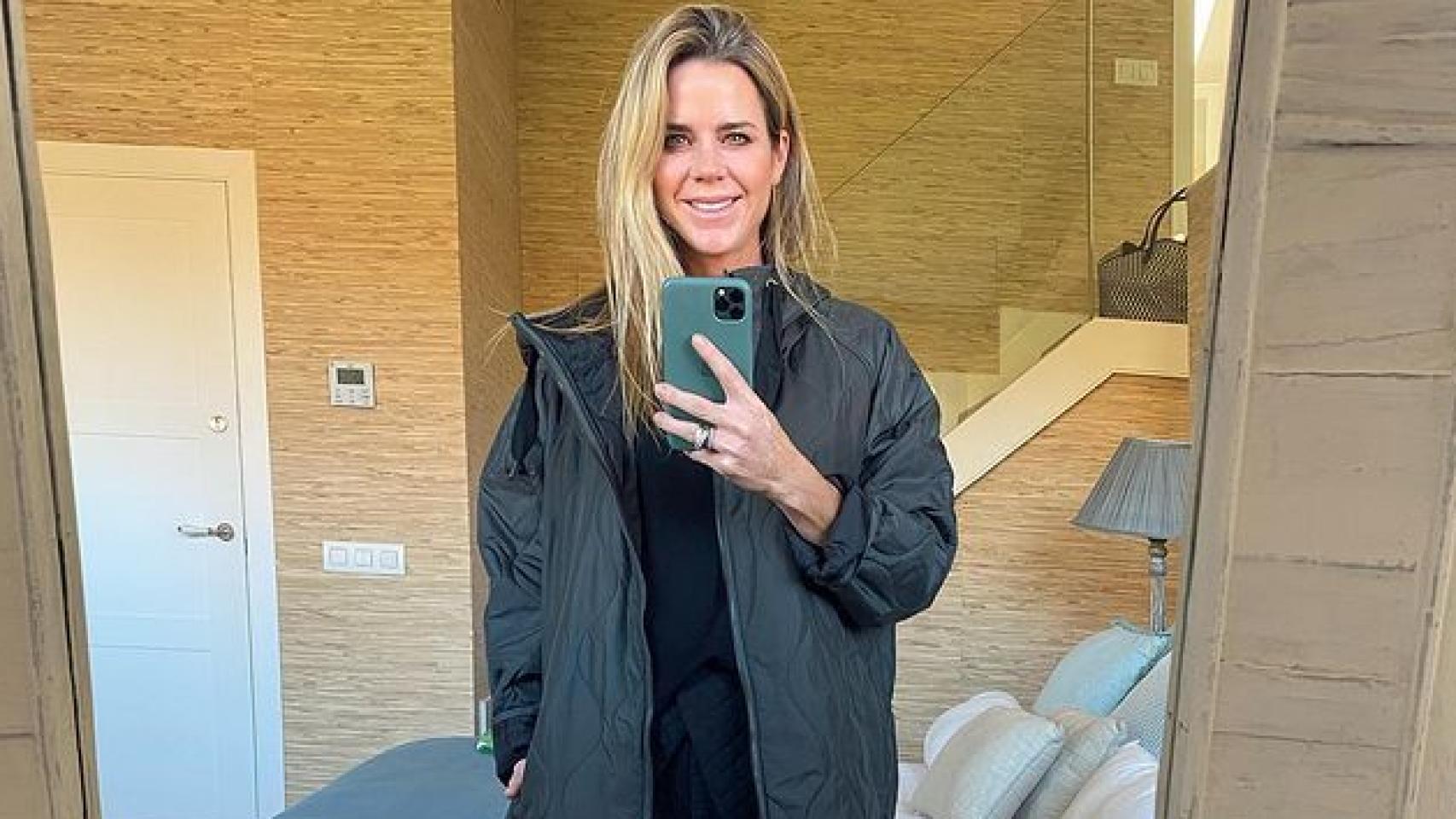 Amelia Bono ha caído rendida a los pies de Primark y su nuevo abrigo.