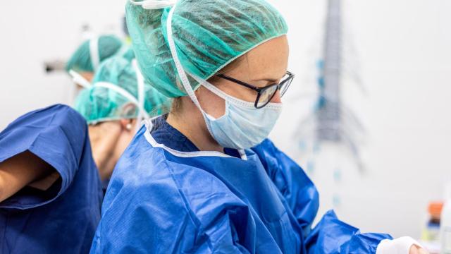 Sanidad prorroga hasta abril 5.600 contratos de refuerzo Covid.