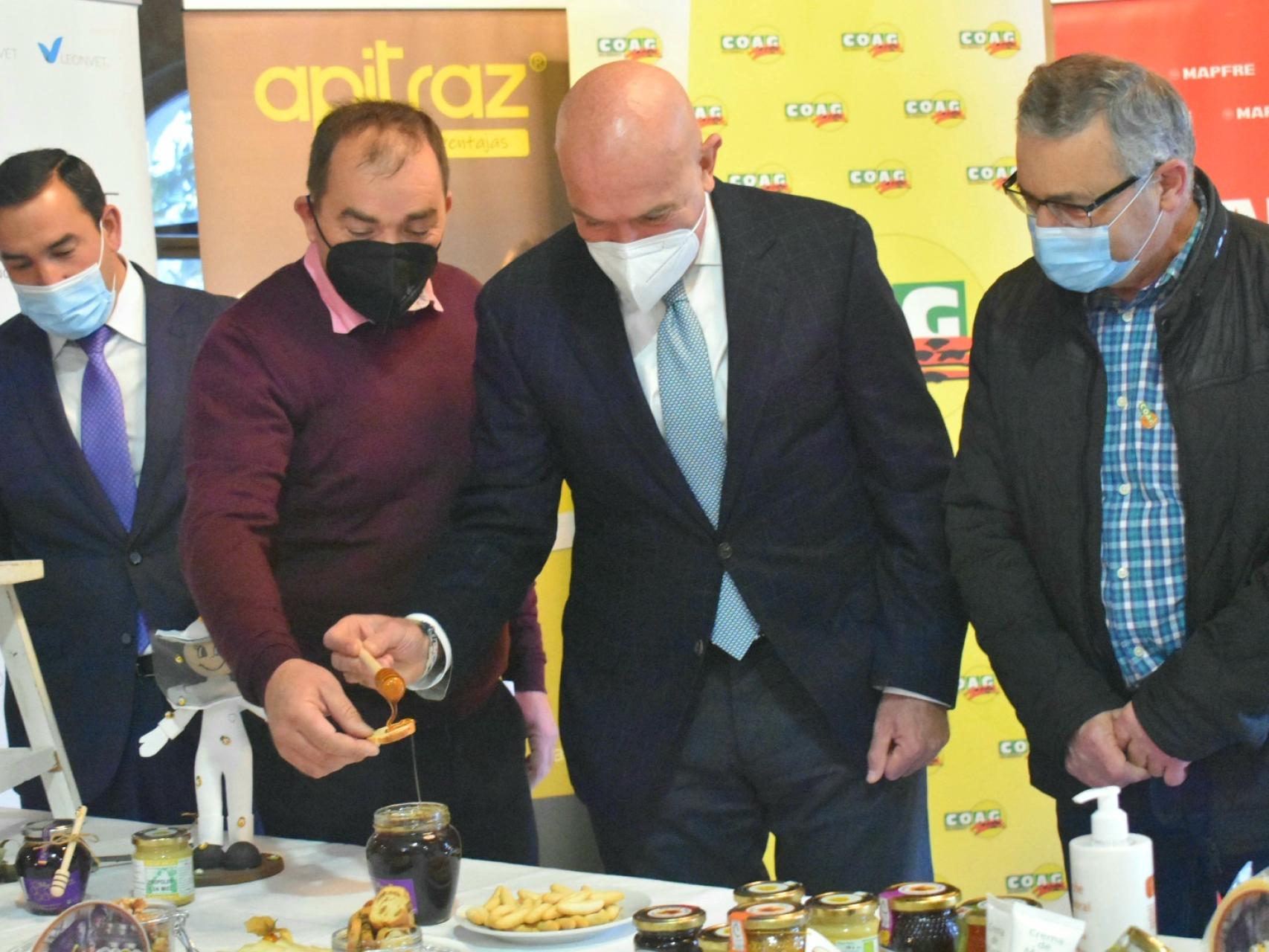 Jesús Julio Carnero, en las XXIII Jornadas Apícolas de COAG