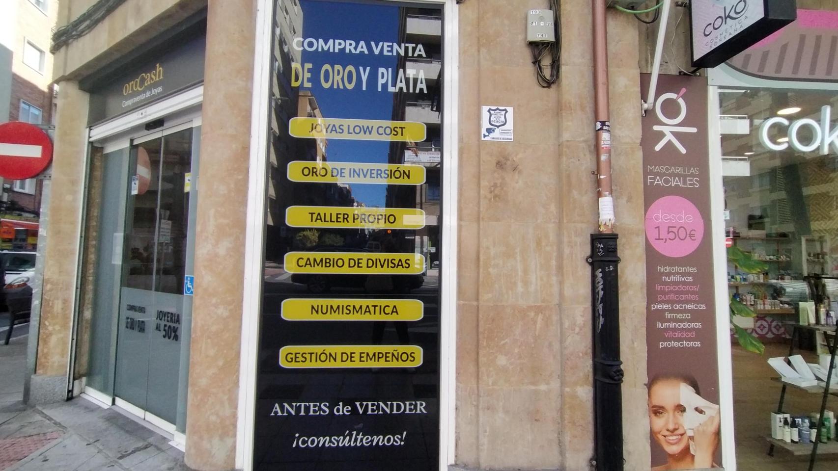 Uno de los establecimientos especializados en la compra y la venta de oro existentes en la capital salmantina