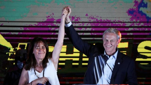 José Antonio Kast y su mujer.