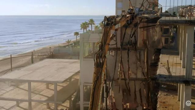 El vídeo sobre la demolición del Hotel de Arenales con el que ha sorprendido la Policía de Elche